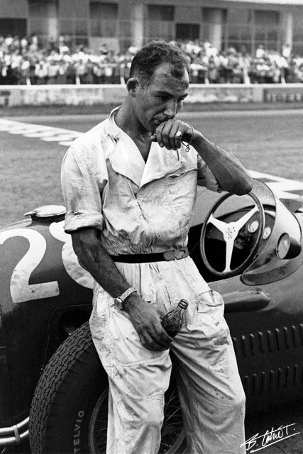 Best of The Cahier Archive: Stirling Moss - Motorsport Retro Stirling Moss, Grand Prix Racing, Course Automobile, Sport Automobile, Classic Motors, F1 Racing, Racing Driver, Motor Racing, British Cars