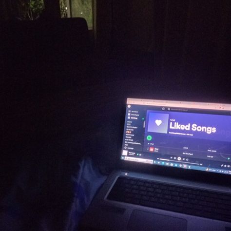 Late night music session Staying In Aesthetic Night, Staying Up All Night Aesthetic, Listening To Music At Night Aesthetic, Late Night Writing Aesthetic, Late Night Tv Aesthetic, Stay Up Late Aesthetic, Late Night Gaming Aesthetic, Guy Listening To Music Aesthetic, Late Night Music Aesthetic