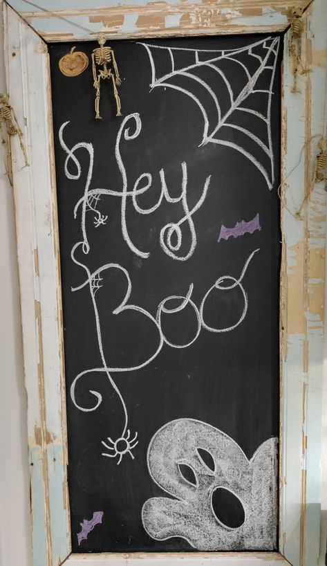 Halloween Black Board Ideas, Hey Boo Chalkboard Art, Spooky Season Chalkboard, Fall Chalkboard Signs Retail, Fall Chalk Boarder Designs Easy, Easy Fall Chalkboard Ideas, Chalkboard Halloween Ideas, October Chalkboard Ideas, October Chalkboard