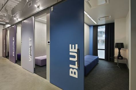 Quiet room names on doors Meeting Room Names, Quiet Office, Hostels Design, Commercial Office Design, Hostel Room, Townhouse Interior, Office Waiting Rooms, Commercial Office Space, Office Space Design