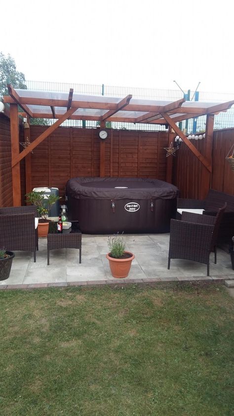 Backyard Inflatable Hot Tub Ideas, Outdoor Jacuzzi Ideas With Bar, Inflatable Hot Tub Garden Ideas, Hot Tub Base Ideas, Small Garden Jacuzzi, Outdoor Hot Tub Ideas, Hot Tub Hidden In Deck, Inflatable Hot Tub Ideas Backyard, Deck With Inflatable Hot Tub