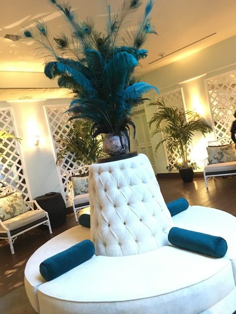 Day Spa Decor, Hollywood Glam Decor, Round Bench, Day Spas, Glam House, Spa Lounge, Esthetics Room, Spa Room Decor, Spa Furniture