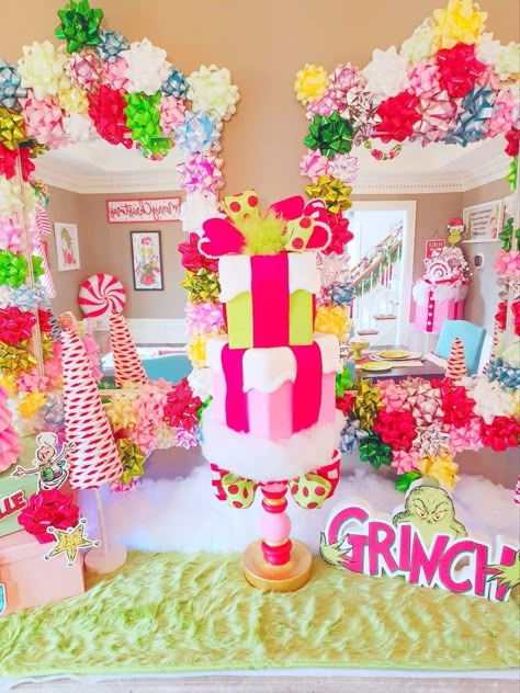 Whoville Birthday Party, Whoville Party, A Grinch Christmas, Grinch Birthday, Whimsical Christmas Decor, Whoville Christmas, Grinch Christmas Party, Grinch Christmas Tree, Grinch Party