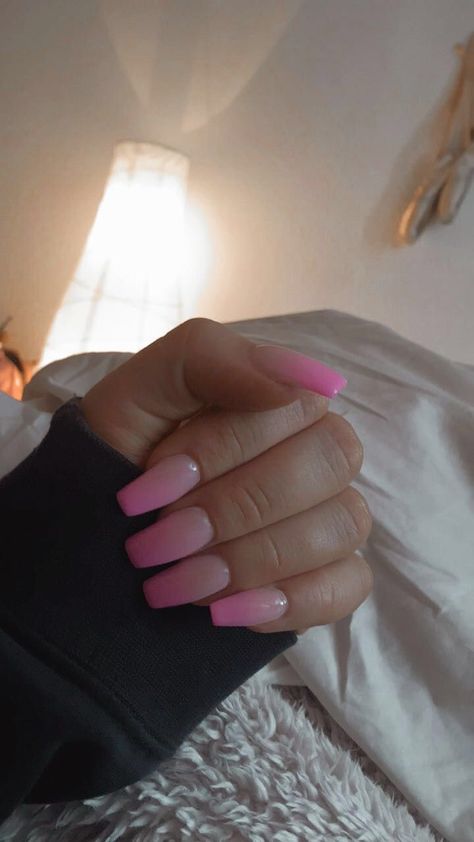 Nail Inspiration pink ombre Pink Ombré Acrylic Nails, Short Pink Ombre Nails, Ambre Nails Ombre, Pink Ombre Acrylic Nails, Ombré Pink Nails, Ombre Pink Nails, Nails Pink Ombre, Nail Inspiration Pink, Pink Ombré Nails