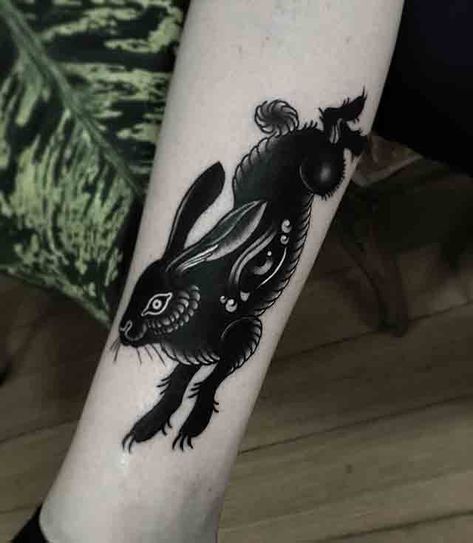 Japanese Rabbit Tattoo, Traditional Tattoo Rabbit, Traditional Rabbit Tattoo, Natur Tattoo Arm, Running Tattoo, Backpiece Tattoo, Rabbit Tattoo, Traditional Style Tattoo, Bunny Tattoos