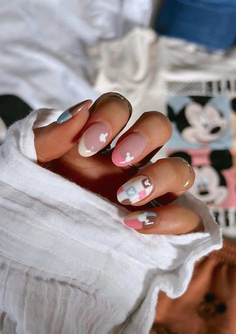 Neutral Mickey Nails, Baymax Nail Art, Disney World Manicure, Disney Epcot Nails, Fun Disney Nails, Disney Simple Nails, Chrome Disney Nails, Colorful Disney Nails, Disney Nails French Tip