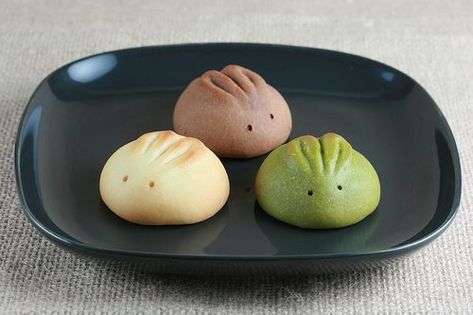 If You Can’t Get Enough Mochi, You Need to Try Manjū Japanese Bakery, Japanese Pastries, Japan Sweets, Japanese Cake, Asian Sweets, Japanese Desserts, Traditional Sweets, Sweet Dough, Japanese Sweet