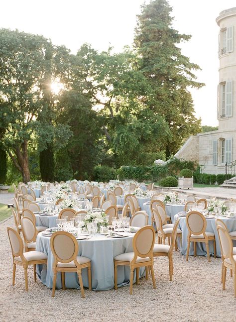 jannicke paal france wedding reception tables Design Interior Modern, 30a Wedding, Wedding In France, Martha Weddings, Rose Gardens, Summer Wedding Decorations, Elegant Wedding Reception, Elegant Couple, Peony Wedding