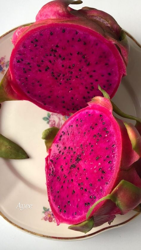 Dragons Tattoos, Grow Dragon Fruit, Purple Dragon Fruit, Dragon Fruit Varieties, Drawing Dragon, Dragons Tattoo, Buah Naga, Tattoo Dragon, Dragon Tattoos