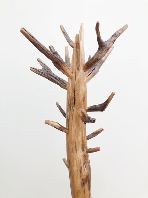 Upgrade your entryway with our Oak Wood Free-Stand Coat Rack today and experience the perfect balance of form and function. Explore more home decor inspiration on our Pinterest board!#CoatRack #HomeOrganization #OakWoodDecor #HandcraftedFurniture #EntrywayEssentials Unique Coat Rack, Coat Rack Entryway, Coat Rack Stand, Tree Coat Rack, Key Bowl, Aspen Wood, Furniture Rustic, Standing Coat Rack, Coat Stand