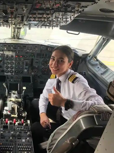 Pilot Motivation, Pilot Dream, Pilot Aesthetic, Become A Pilot, Future Pilot, Pilot Career, Aviation Education, Female Pilots, Becoming A Pilot