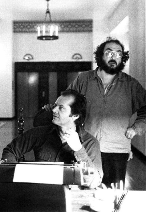 Jack Nicholson and Stanley Kubrick on the set of The Shining (1980) Stephen Kings, Werner Herzog, A Clockwork Orange, Fritz Lang, Movie Directors, Septième Art, I Love Cinema, Marlon Brando, Jack Nicholson