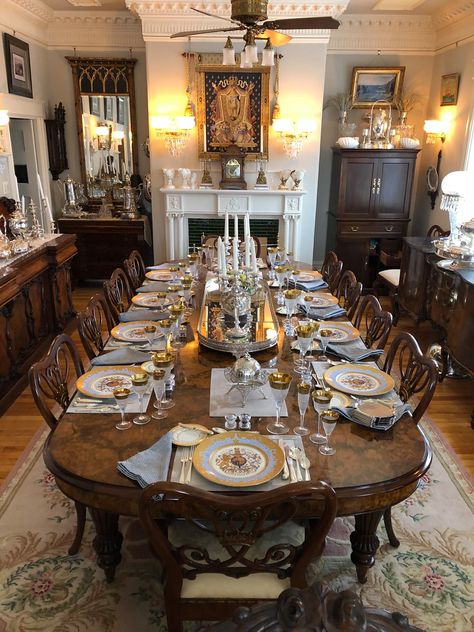 Extravagant Dining Room, 19th Century Dining Room, Old Dining Room Aesthetic, 1910s Dining Room, Two Dining Rooms, Fine Dining Set Up, Old Money Aesthetic Dining Room, Light Academia Aesthetic Dining Room, Old Fashion Dining Room