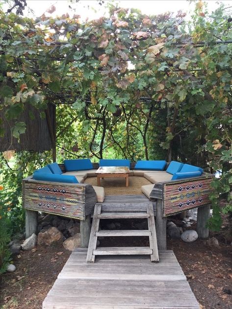 Outdoor Seating Area, Ikebana Arrangements, Casa Country, Have Inspiration, Garden Art Projects, Garden Art Sculptures, Backyard Projects, Garden Art Diy, Backyard Patio Designs