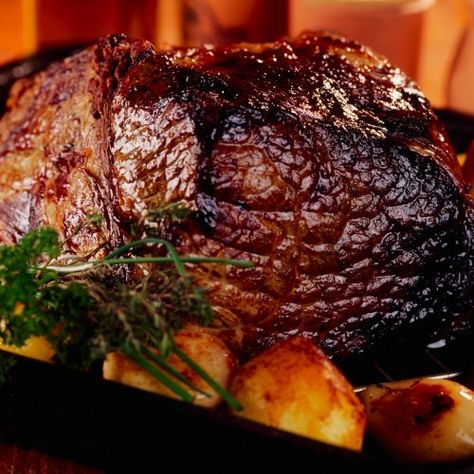 Deer Roast, Venison Roast, Deer Recipes, Cooking A Roast, Shoulder Roast, Deer Meat Recipes, Deer Meat, Wild Game Recipes, Brisket Recipes