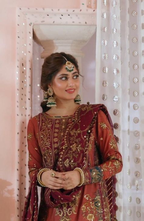 Shadi Makeup, Sajal Ali Wedding, Asian Wedding Dress Pakistani, Designer Dresses Elegant, Girls Designer Dresses, Saree Wearing Styles, Latest Bridal Dresses, Sajal Ali, Journal Books