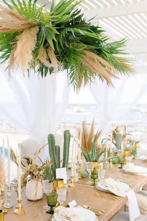 Boho Destination Wedding, Cactus Centerpiece, Luxe Boho, Cactus Wedding, Beach Wedding Flowers, Party Trends, Grass Wedding, Party Deco, Dream Destination Wedding