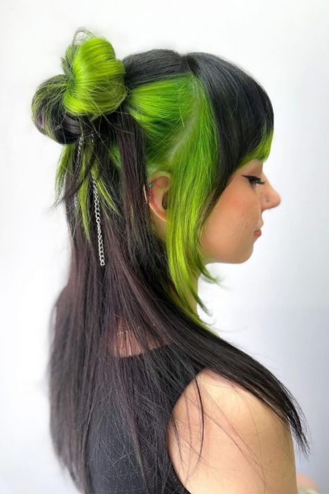 Neon Green Black Colorblock Hairstyle Ideas Para El Pelo, Green Hair Ideas, Black And Green Hair, Neon Green Hair, Half And Half Hair, Green Hair Dye, Bday Wishlist, Hot Green, Space Buns