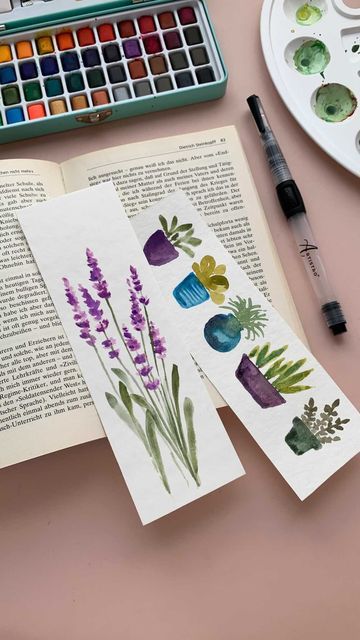 Flower Bookmark Painting, Water Colour Bookmarks Easy, Water Colour Book Mark Ideas, Penpal Crafts, Watercolour Bookmarks Easy, Lavender Bookmark, Watercolour Bookmarks, Drawing Outlines, Bookmark Watercolor