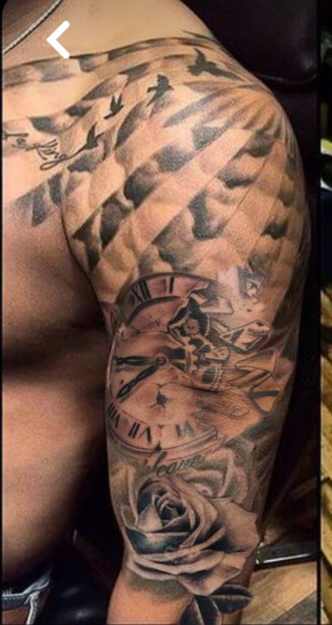 Half Sleeve Tattoo Upper Arm, Shoulder Piece Tattoo, Upper Arm Tattoos For Guys, Upper Shoulder Tattoo, Clock And Rose Tattoo, Cool Shoulder Tattoos, Cool Half Sleeve Tattoos, Men Tattoos Arm Sleeve, Mens Shoulder Tattoo