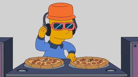 Dj Cartoon, Simpson Dancing, Bart Simpson Mf Doom, Dj Decks Illustration, The Simpsons Spotify Covers, Simpsons Listening To Music, Dj Decks, Bart Simpson Art, Dj Meme