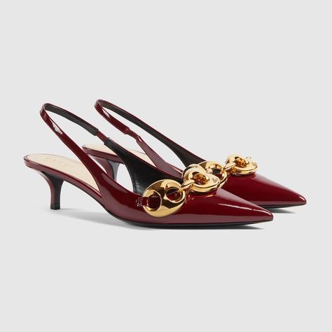 Shop the Women's slingback with Marina chain in red at GUCCI.COM. Enjoy Free Shipping and Complimentary Gift Wrapping. Gucci Slingback, Gucci 2024, 1960s Inspired, Gucci Heels, Pink Pumps, White Pumps, Patent Leather Pumps, Slingback Pump, Gucci Shoes