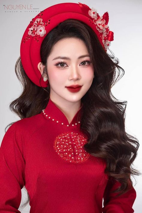 Vietnamese Wedding Hairstyles, Ao Dai Hairstyles, Two Block Hairstyle, Vietnamese Makeup, Block Hairstyle, Hairstyles For Black Girls Braids, Braids Hairstyles 2023, Black Girls Braids, Layout Makeup