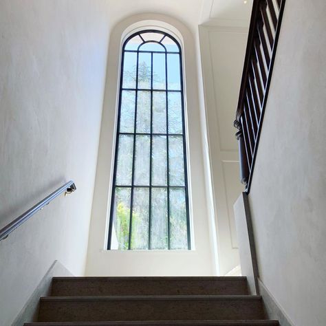 Ken Linsteadt Architects on Instagram: “Bay Area, CA . Pretty view of this arched window in this  nearly-complete home . . . . . . . #sanfranciscoarchitect #kenlinsteadtarchitects…” Stairs Window Design, Staircase Window Design, Arch Window Design, Stairway Window, Staircase Windows, Teralis Jendela, Atrium Windows, Staircase Window, Arch Designs For Hall