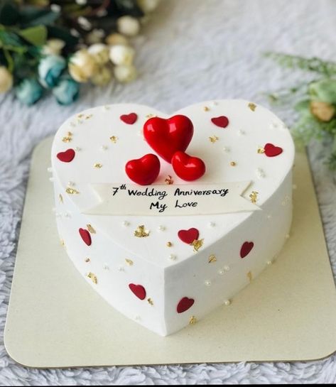 Anniversary Cake Indian, Aniversary Cakes Designs Simple, Happy Anniversary Cake Design, Kue Anniversary, Simple Anniversary Cakes, Birthday Cake For Women Elegant, Bday Decoration, Happy Anniversary Cake, Anniversary Cake Designs