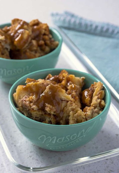 Instant Pot Bread Pudding Ready to Serve - This easy recipe is such a delicious pressure cooker dessert! Old fashioned flavor, so so good. Instant Pot Bread, Instant Pot Dessert Recipes, Bourbon Bread, Instant Pot Dessert, Chocolate Chip Bread Pudding, Bourbon Bread Pudding, Pot Bread, Pumpkin Bread Pudding, Mini Cheesecake Recipes