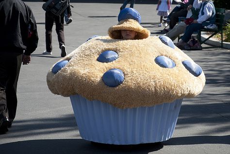 Do YOU know the muffin man? Muffin Halloween, Muffin Costume, Girl Driving, The Muffin Man, Do You Know The Muffin Man, Girls Driving, Muffin Man, Blueberry Muffin, Dress Up Outfits