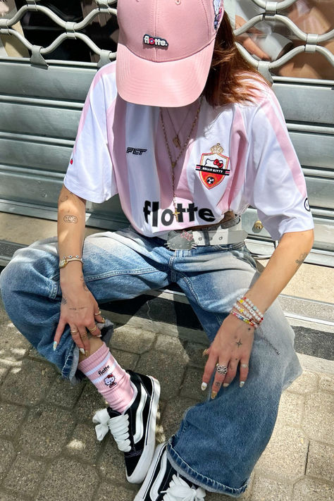 @clauchvin wearing GERMAIN the Jersey from out collaboration with Hello Kitty shop now at www.flotte.fr #streetstyle #flotte #community #hellokitty #soccer #soccertee #urban #streetwear #drip #fashion #cool #pink Crop Jersey Outfit, Jersey Outfit Soccer, Pink Jersey Outfit, Jersey Top Outfit, Oversized Jersey Outfit, Jerseys Outfit, Drip Fashion, Hello Kitty Shop, Oversized Jersey