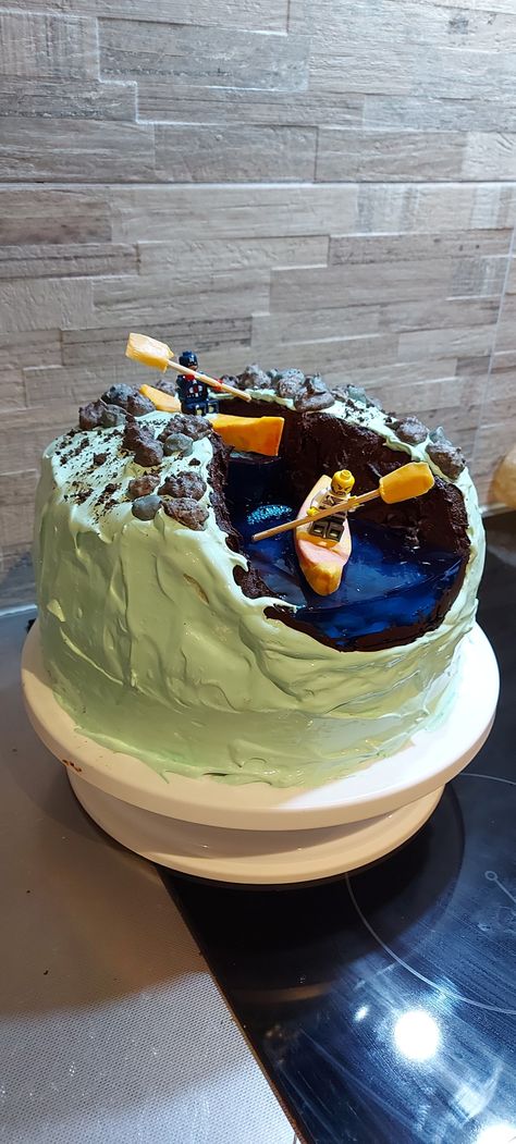 River Cake, Kayak Cake, Chocolate Molds, White Chocolate, Chocolate Cake, Jelly, Kayaking, Biscuits, Cake Decorating