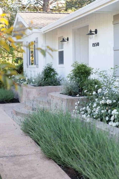 Before & After: Napa Farmhouse Pt. I - Mindy Gayer Design Co. Farmhouse Landscaping, Farmhouse Remodel, Easy Landscaping, Casa Exterior, Backyard Inspiration, Landscape Plans, House Landscape, Diy Vintage, Raised Garden