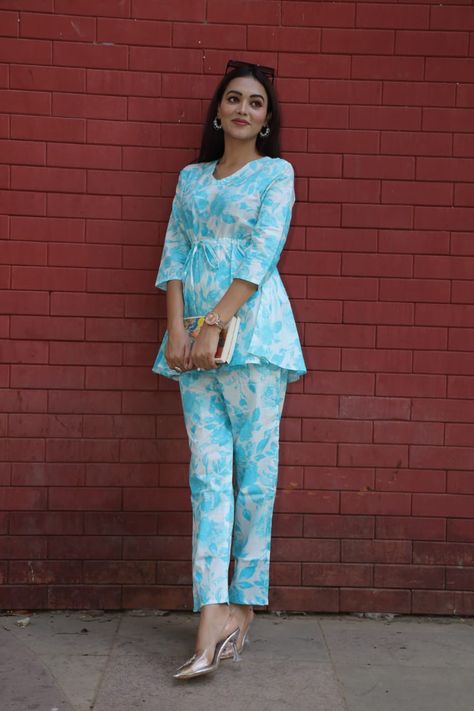 Women co-ord sets Cord Set Outfit Women Indian Designer, Coard Sets For Women, Cotton Cord Set Outfit Women Indian, Indian Cord Set, Cord Sets Outfit Women, Cotton Cord Set, Stylish Office Wear, Cotton Short Dresses, Coord Sets