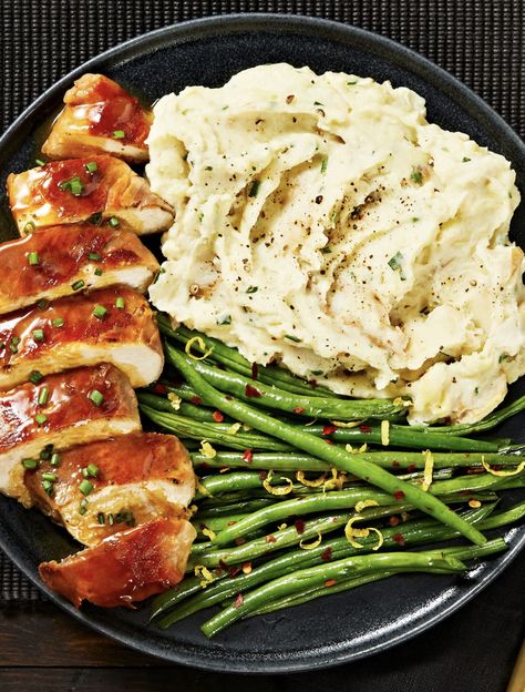 Easy gourmet chicken recipe with truffled mashed potatoes and lemony green beans | More recipes on www.HelloFresh.com Hello Fresh Dinners, Prosciutto Wrapped Chicken, Gourmet Chicken, Hello Fresh Recipes, Gourmet Dinner, Gourmet Cooking, Hello Fresh, Health Dinner Recipes, More Recipes