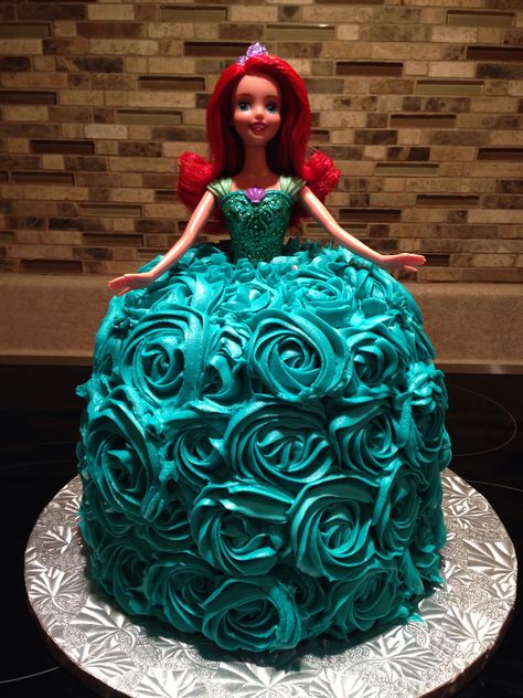 Ariel/Barbie princess cake :) Ariel Barbie, Fondant Princess, Mermaid Pirate Party, Ariel Cake, Ariel Birthday Party, Ariel Party, Little Mermaid Cakes, Mermaid Birthday Cakes, Ariel Birthday