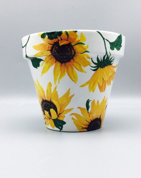 Sunflower Pot, Decoupage Techniques, Sunflower Plant, Elephant Plant, Clay Plant Pots, Flower Pot Art, Painted Pots Diy, Flower Pot Design, Painted Plant Pots