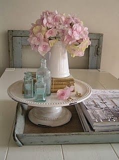 27 Ways to Use a Cake Stand, Plate, or Pedestal {for something other than cake} Shabby Chic Decorating, Cake Stand Decor, Decoration Shabby, Estilo Shabby Chic, Plate Decor, Shabby Cottage, Cake Plate, White Cake, Shabby Vintage