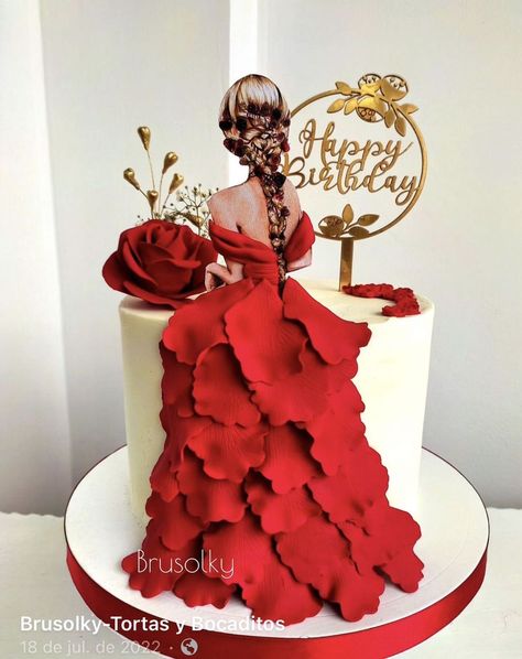 Champagne Bottle Cake Ideas, Women Birthday Cakes, Cake Ideas For Women Birthday, Best Birthday Cake Designs, Birthday Cake For Women Elegant, Doll Cake Designs, Cupcakes Design, Elegant Cake Design, Modern Birthday Cakes