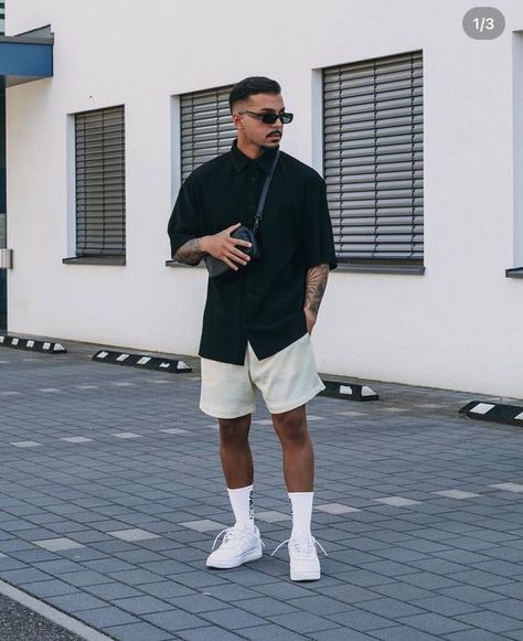 Outfit Oversize Hombre, Casual Mens Outfits, Streetwear Basics, Mens Street Style Summer, Mens Shorts Outfits, Classy Outfits Men, Mens Summer Outfits, Mens Casual Outfits Summer, Street Style Outfits Men