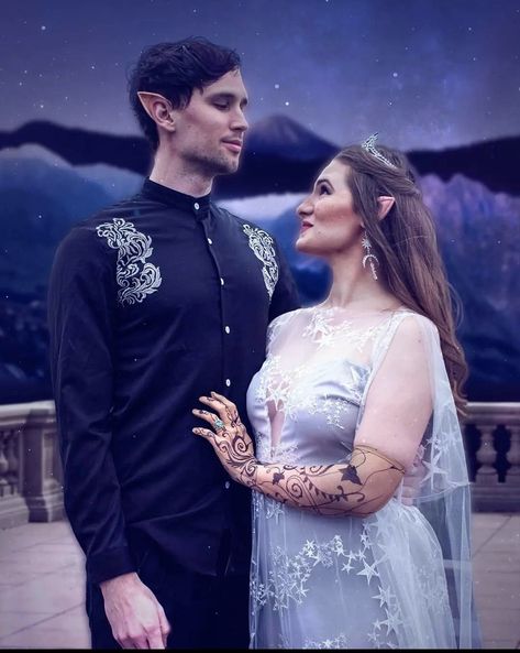 Feyre and Rhysand from A Court of Thorns and Roses series Feyre And Rhysand Cosplay, Feyre Cosplay, Acotar Cosplay, Rhysand And Feyre, Feyre And Rhysand, Court Of Thorns And Roses, Roses, Halloween