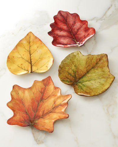 Fall Pottery, Forest Walk, Deco Nature, Pottery Handbuilding, Leaf Plates, Slab Pottery, Ceramics Projects, Clay Art Projects, Ceramics Ideas Pottery