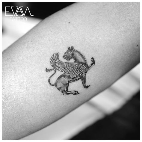 EVANTATTOO | Done 02232020 in LA Achaemenid Lion Thanks @afshinashahidi getting your first tattoo #achaemenid #lion #tattoo #persian #evantattoo | Instagram Tattoo Persian, Lion Back Tattoo, Griffin Tattoo, Small Animal Tattoos, Band Tattoos For Men, Ancient Art Tattoo, Colour Tattoo For Women, Persian Tattoo, Gorilla Tattoo