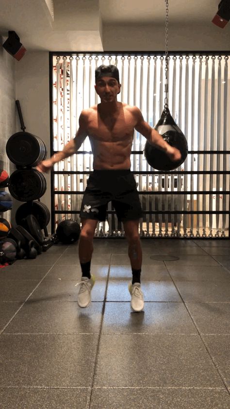 Warmup, Jump Rope: 30 Seconds Best Beginner Workout, Boxing Workout Beginner, Workouts Without Equipment, Boxing Techniques, Endurance Workout, Hiit Training, Calisthenics Workout, Popsugar Fitness, Fitness Photos