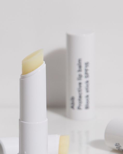 Chapstick Product Photography, Lip Balm Photography Ideas, Lip Balm Photography, Balm Photography, Lip Balm Design, Creative Advertising Photography, Ss 2024, Edit Photos, Pretty Skin Care