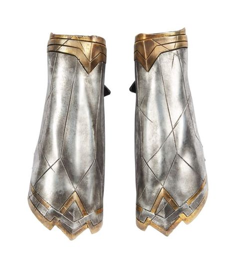 Wonder Woman | Gal Gadot Diana Prince / Wonder Woman Bracelets of Submission Wonder Woman Gauntlets, Wonder Woman Armor, Wonder Woman Bracelet, Diana Prince Wonder Woman, Wonder Woma, Woman Bracelets, Legacy Projects, Woman Cosplay, Wonder Woman Cosplay