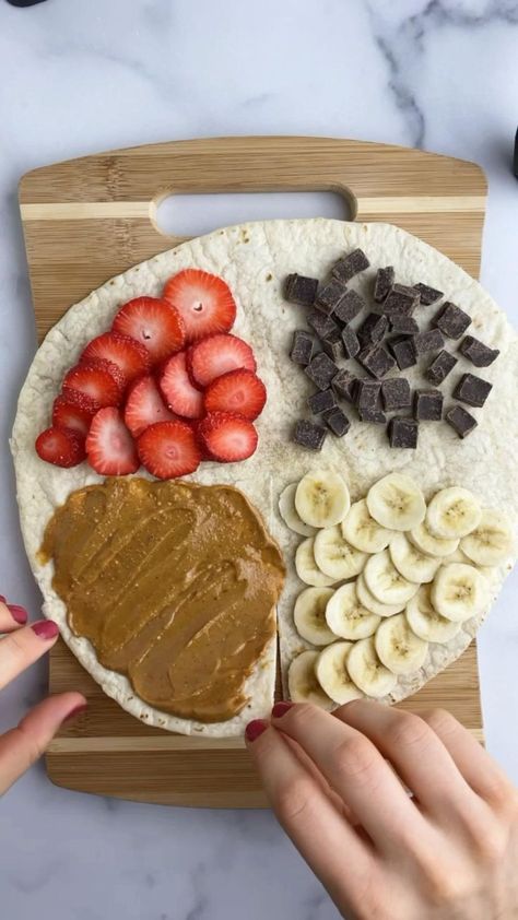 Feb 10, 2021 - This delicious tortiall trend hack has been all over the internet! This sweet tortilla wrap is my favorite dessert version! Sweet Tortilla, Makanan Rendah Kalori, Easy Healthy Snack, Homemade Jerky, Tortilla Wrap, Meat Snacks, Tortilla Wraps, Healthy Snacks Easy, Fun Baking Recipes