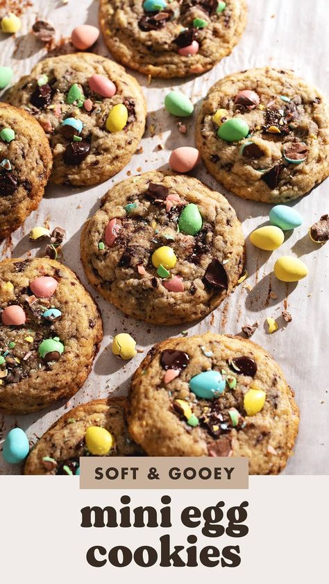 Mini egg cookies made with a soft and gooey chocolate chip cookie base full of cute pastel chocolate mini eggs. They're the perfect classic Easter cookies! #easter #minieggs #cookies | teakandthyme.com Basic Chocolate Chip Cookies, Yummy Easter Desserts, Pastel Desserts, Mini Eggs Cookies, Gooey Chocolate Chip Cookies, Spring Baking, Classic Cookies Recipes, Tea Drink Recipes, Ultimate Cookies