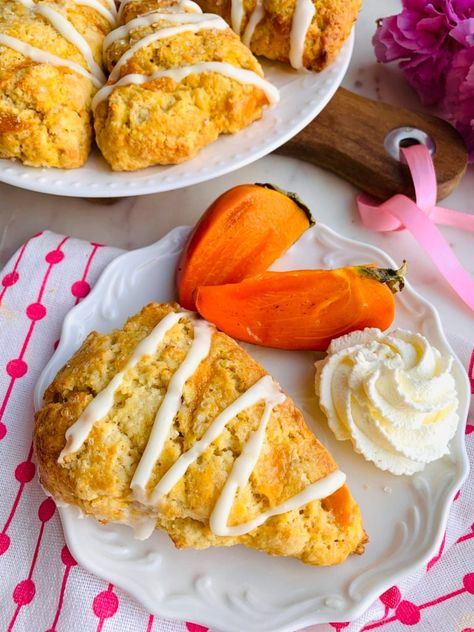 Persimmon Scones with Vanilla Glaze - A Perfect Feast Winter Breads, Persimmon Scones, Christmas Breads, Persimmon Cookies, Fall Recipes Breakfast, Persimmon Recipes, Vanilla Glaze, Fall Breakfast, Baking Project